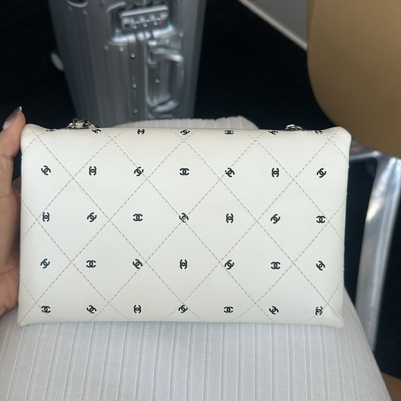 Chanel white envelopes chain Microchip. - Picture 3 of 10
